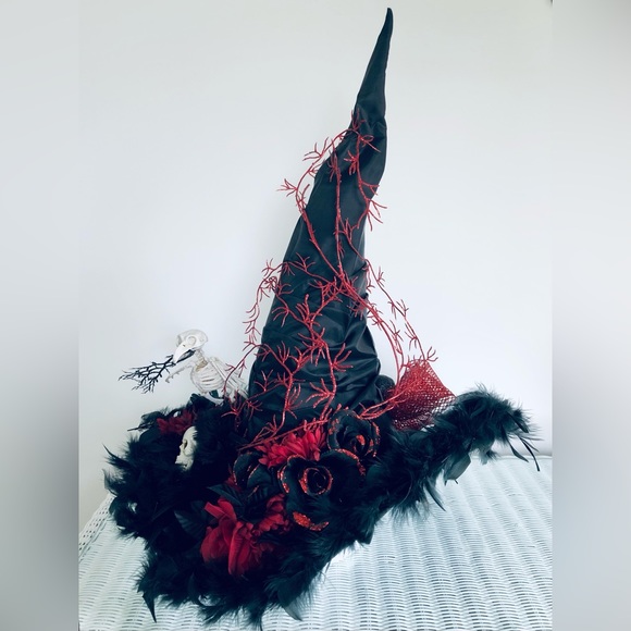 Which hat purple with green 1 of victorian Witch hat Flowers in lace main image 5